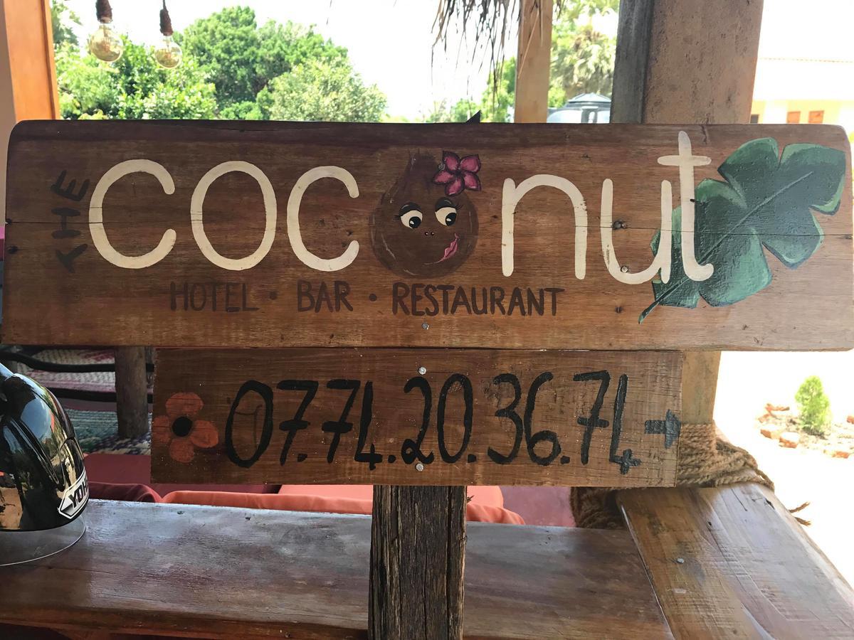 Отель The Coconut Поттувил Экстерьер фото